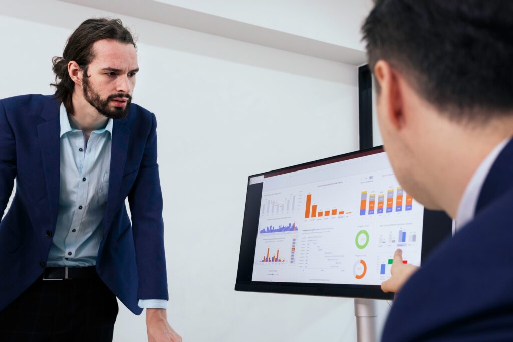 young investor businessmen meeting to analysis risk and profit investment in stock market.